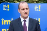 Un fost deputat bătăuș din Parlament îl apără pe Bolojan: „PNL a fost luat cu asalt de o grupare securistoidă”