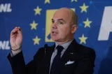 Rareș Bogdan, atac dur la adresa aripii Bolojan din PNL: „Corul lăudătorilor funcționează ca un scutec”