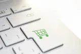 Cumpărăturile online din afara UE se scumpesc de la 1 iulie. Ce taxe noi plătesc românii