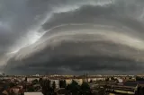 Trei coduri galbene de vreme severă în România: caniculă de 37 de grade, vijelii și rafale de peste 80 km/h - HARTA