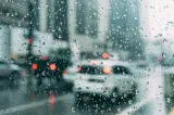 Infotrafic: Ploaia reduce vizibilitatea pe numeroase drumuri din țară. Circulație restricționată pe A10 după un accident