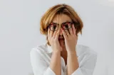 Semne că organismul tău are nevoie de magneziu: deficitul „invizibil” care îți poate afecta energia și starea de bine