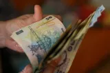 Ungaria reduce salariile parlamentarilor. România le crește