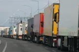 Canicula afectează și traficul. Camioanele de peste 7,5 tone, interzise pe mai multe drumuri, autostrăzi și drumuri expres