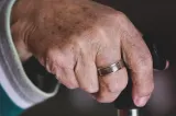 Pensionarii au dat în judecată partidele. Cer aplicarea indexării
