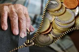 3.000 de locuri gratuite la mare pentru pensionarii cu pensii mici. Anunțul făcut de Mohammad Murad