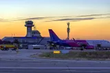 Alertă la Aeroportul Satu Mare. Terminalul a fost evacuat după declanșarea alarmei de incendiu - VIDEO