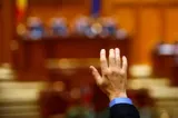 Decizie CCR pe Legea integrității: Senatul, convocat de urgență pentru a nu pierde banii din PNRR