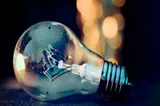 Românii ar putea primi bani dacă reduc voluntar consumul de energie. ANRE a aprobat noul mecanism
