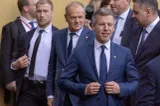 Peter Magyar schimbă regulile privind adopțiile în Ungaria. Cuplurile de același sex ar putea recâștiga dreptul eliminat în era Orban
