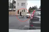 Adolescent de 16 ani, la un pas de tragedie pe trotinetă. Un șofer i-a tăiat calea într-o intersecție din Brașov - VIDEO