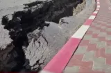 Șoseaua către munte crapă sub roțile șoferilor. Zonă calamitată pe unul dintre cele mai circulate drumuri