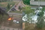  Mașină aruncată în aer în Moscova. Șoferul a murit pe loc: „Se afla în apropierea unui bloc de locuințe”