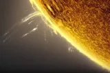 Alertă: furtună solară uriașă. Experții sunt îngrijorați asupra fenomenului „Canibal”