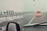 Furtuni violente lovesc România: Cod portocaliu de averse, grindină pe autostrada Buzău – Ploiești  |VIDEO