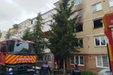Explozie urmată de incendiu într-un bloc din Odorheiu Secuiesc: 8 persoane s-au autoevacuat 