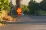 Un TIR a luat foc în Iași. Cabina camionului a fost cuprinsă complet de flăcări - VIDEO