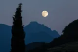 Luna Căpșună 2026, primul mare spectacol astronomic al verii. Când va putea fi admirată în cele mai bune condiții