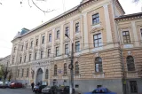 Bărbat cercetat după ce și-ar fi amenințat fosta soție cu moartea. Femeia este angajată a Parchetului din Satu Mare: „Îți tai capul!”
