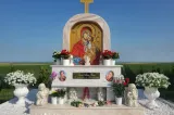 Troită ridicată la 2 Mai în memoria lui Sebi și Roberta, tinerii uciși în accidentul provocat de Vlad Pascu