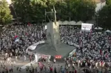 Proteste de amploare după demisia președintelui din Serbia. Oamenii continuă revolta