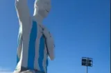 Cea mai înaltă statuie a lui Messi din lume, inaugurată în Argentina. Edificiul, imediat batjocorit pe internet