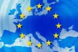 Viitorul Europei, dezbătut de liderii suveraniști. Fostul comandat al SUA, umăr la umăr cu George Simion -VIDEO