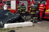 Accident pe DN 65, în județul Argeș. Un șofer a ajuns la spital după ce s-a izbit cu mașina de un cap de pod
