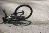 Accident tragic în județul Maramureș. O fetiţă de 6 ani a murit, după ce bicicleta cu care se deplasa a fost lovită în plin de o autoutilitară