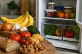 Fructele și legumele care nu trebuie ținute împreună în frigider. Greșeala care le face să se strice mai repede
