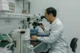 Anchetă în China după moartea unei fetițe de 6 ani în timpul unei terapii genetice experimentale. Părinții au plătit peste 800.000 de dolari