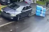 Persoane surprinse în timp ce deversau ape reziduale pe o stradă din Sectorul 6. Camerele de supraveghere au dus la identificarea și amendarea lor