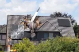 Un avion s-a prăbușit peste o casă în Germania: un mort, o persoană căutată