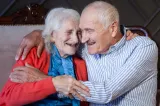 Cercetătorii au calculat vârsta maximă pe care ar putea să o atingă omul. Mitul bornei de 120 de ani, spulberat