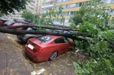Asigurătorii au plătit peste 62,3 milioane de lei despăgubiri CASCO anul trecut, în urma furtunilor. Ce trebuie să facă propretarii afectați