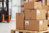 Pățania unui tânăr care nu avea bani, dar voia să ajungă acasă: s-a expediat singur într-un colet. Călătoria de 36 de ore s-a transformat în cinci zile