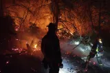 Pompierii români, la prima intervenție în Franța: au ajutat la stingerea unui incendiu de pădure