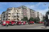 Incendiu pe Calea Moșilor, în București. Flăcări și fum dens la etajul 8 al unui bloc