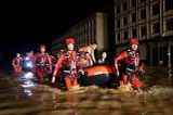 Imagini apocaliptice în China: familii cer disperate ajutor după dezastrul provocat de taifun - VIDEO