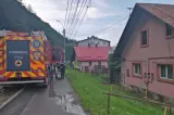 Intervenție a pompierilor în Bușteni după ploile torențiale. Pericol de revărsare a pârâului Valea Jepilor Mici