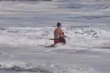 Erou la 16 ani! Un salvamar a salvat un copil din valurile uriașe ale oceanului: imagini uluitoare VIDEO