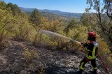 Pompierii români, în prima linie a incendiilor din Franța. Intervin pentru a proteja casele oamenilor FOTO&VIDEO
