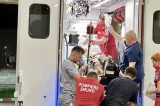 Tânăr din Botoșani, găsit inconștient într-o baltă de sânge. A ajuns în stare gravă la spital după ce a spart un geam cu pumnul