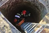 Intervenție contracronometru în Bihor. Un bărbat a fost scos dintr-o fântână adâncă de cinci metri de pompieri