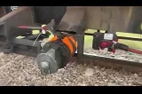 Tren încărcat cu motorină, oprit după apariția unei scurgeri. Autoritățile au evacuat oamenii din zonă