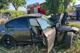 Tragedie în Buzău. Doi oameni au murit după ce mașina în care se aflau s-a izbit violent de un copac