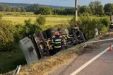 Camion răsturnat pe DN73 în Argeș, pericol de incendiu