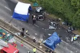 Carnagiu pe o șosea din Marea Britanie. Șapte morți, inclusiv doi polițiști, după ce un autovehicul care circula pe contrasens a lovit o mașină a poliției