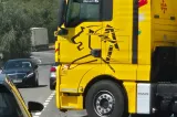 Accident pe DN6, în zona Taverna Sârbului din Drobeta-Turnu Severin. Un autotren și două mașini s-au ciocnit