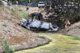 Urmărire cu final dramatic în Constanța. Doi polițiști grav răniți, după ce autospeciala s-a răsturnat și a luat foc-VIDEO